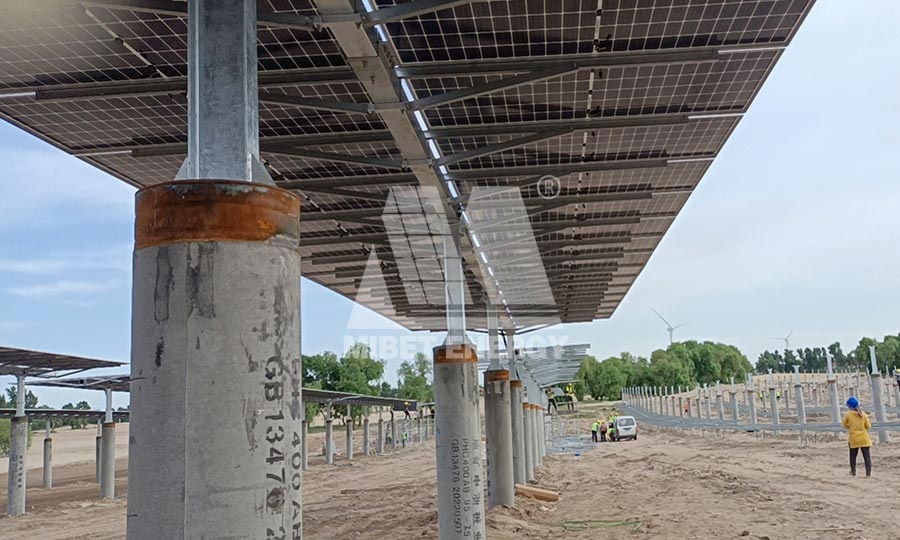 solar panel tracking system